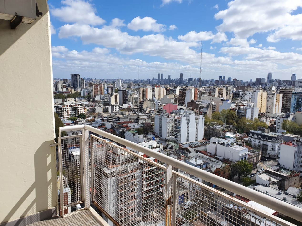 Hermoso y Amplio 2 Ambientes en Piso Super Alto!