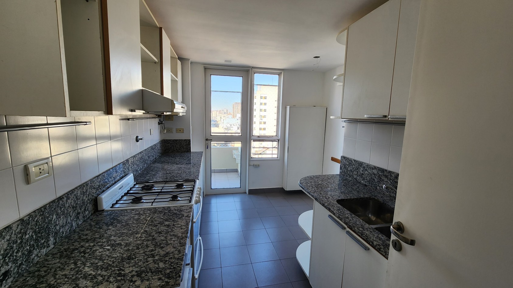 Semipiso  en Duplex con Terraza y Parrilla propia - Dos Dormitorios cochera y baulera