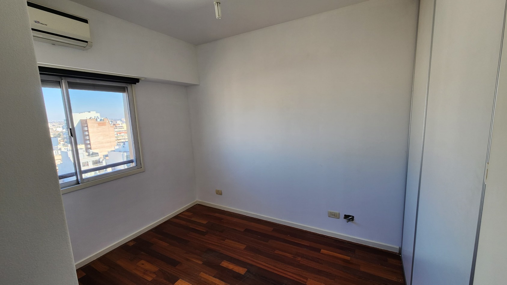 Semipiso  en Duplex con Terraza y Parrilla propia - Dos Dormitorios cochera y baulera