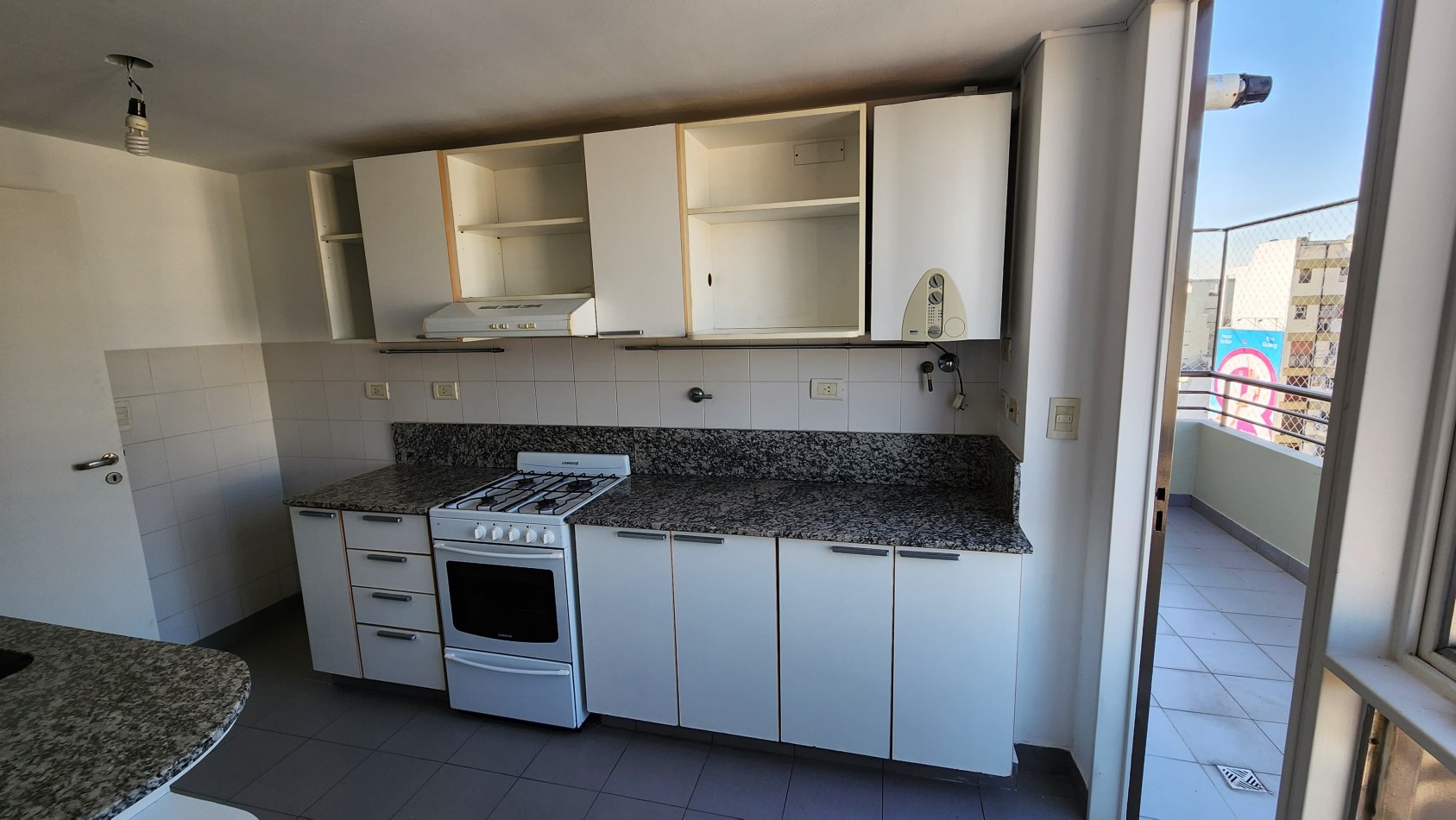 Semipiso  en Duplex con Terraza y Parrilla propia - Dos Dormitorios cochera y baulera