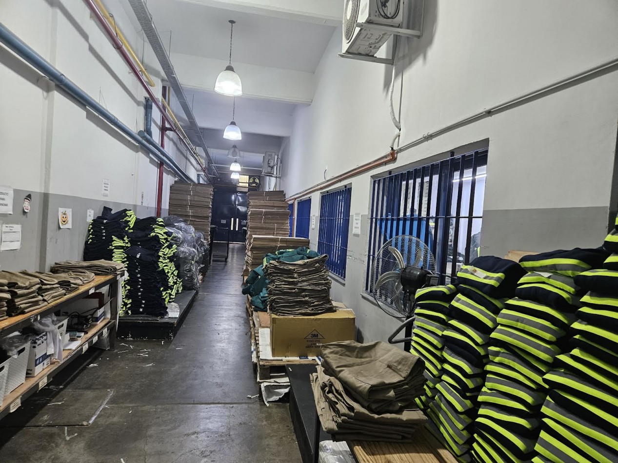 Edificio / Deposito  con 1600 metros totales en 4 plantas pleno Caballito