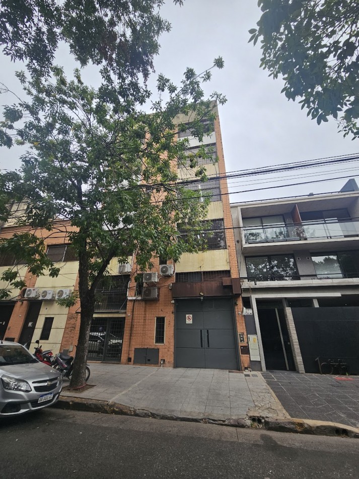 Edificio / Deposito  con 1600 metros totales en 4 plantas pleno Caballito