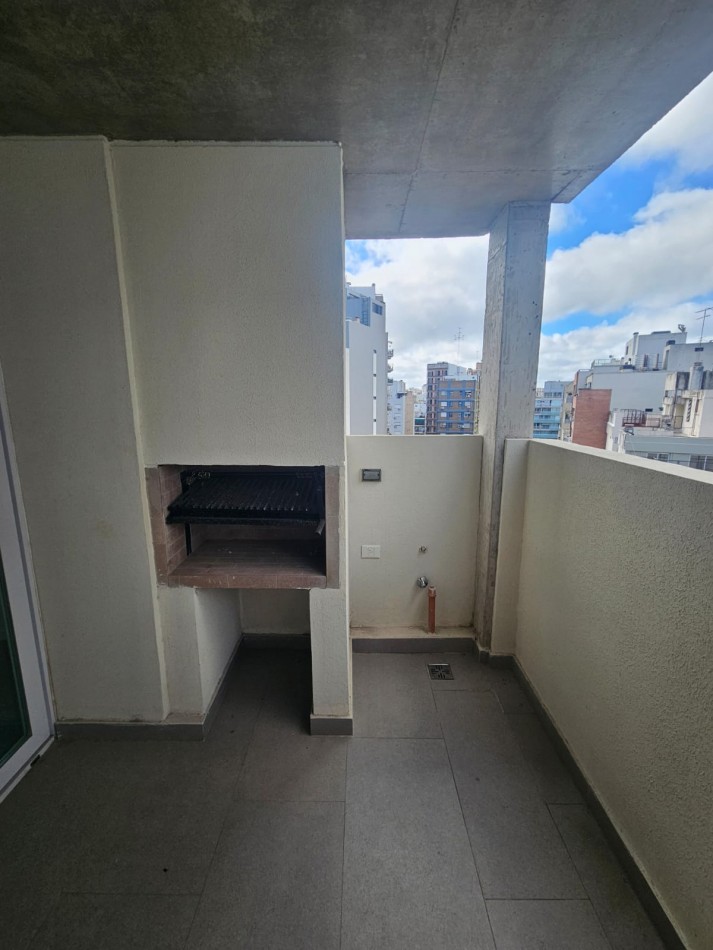 Hermoso 2 ambientes a estrenar con toilette de recepcion y dormitorio en suite . 60 metros totales