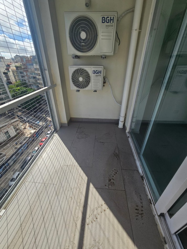 Hermoso 2 ambientes a estrenar con toilette de recepcion y dormitorio en suite . 60 metros totales