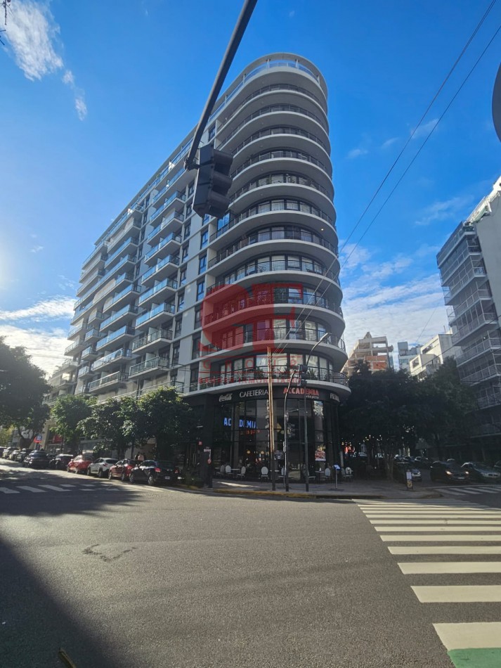 Hermoso 2 ambientes con cochera fija cubierta en edificio de CATEGORIA / La Palmera de Villa Crespo