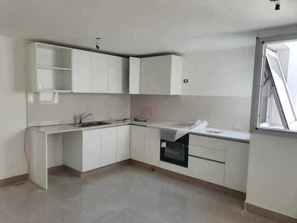 Piso alto A Estrenar Excelente 3 Dorm. C/depen. de Servicio - Piso Alto - Premium