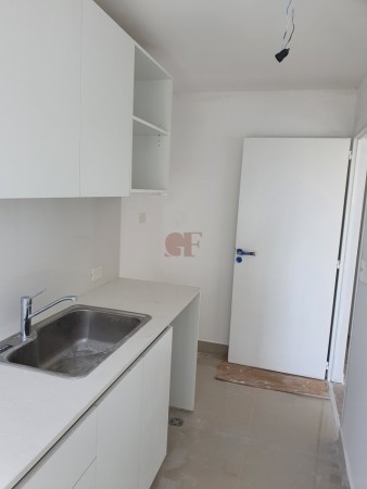 Piso alto A Estrenar Excelente 3 Dorm. C/depen. de Servicio - Piso Alto - Premium