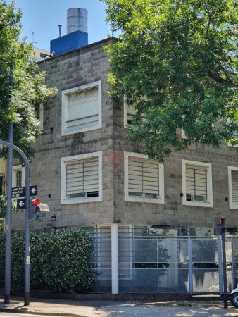 Espectacular Casa Triplex PH con Terraza Propia en Colegiales