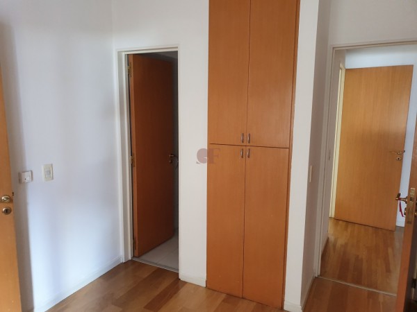 Hermoso y Funcional Semi piso en La Imprenta! con 5 cocheras