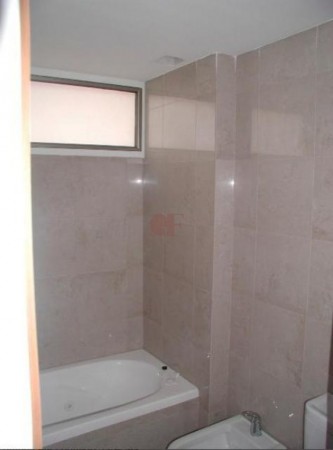 Hermoso y Funcional Semi piso en La Imprenta! con 5 cocheras