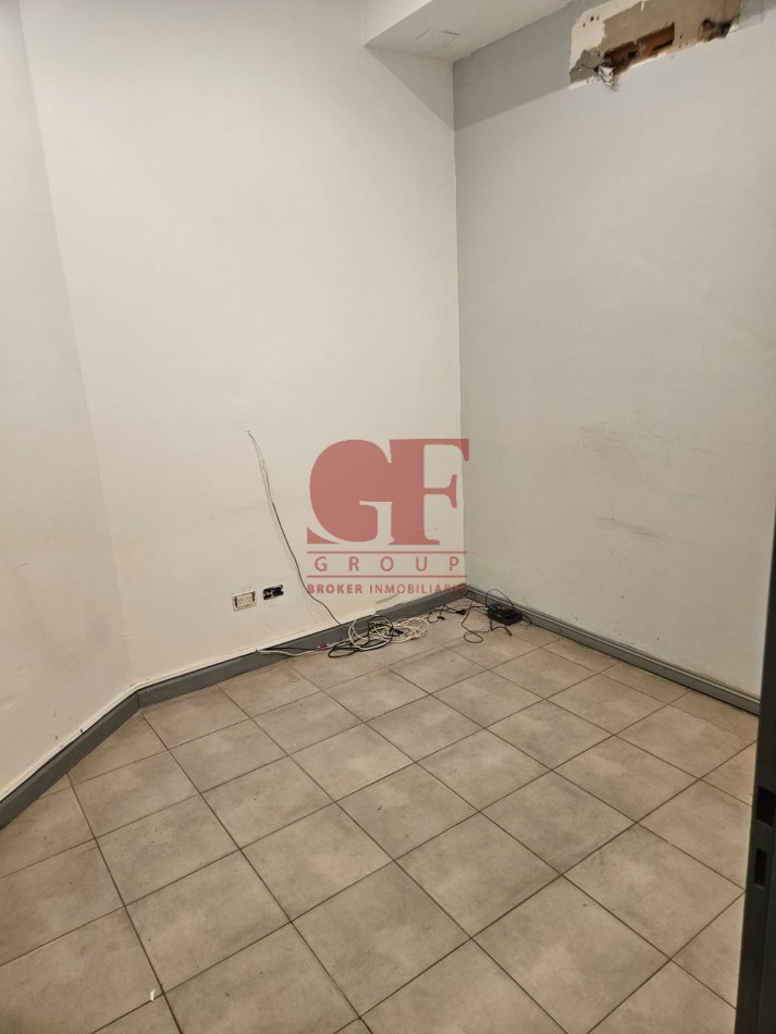 Importante salon en esquina, primer piso Multiuso / SIN EXPENSAS!!!