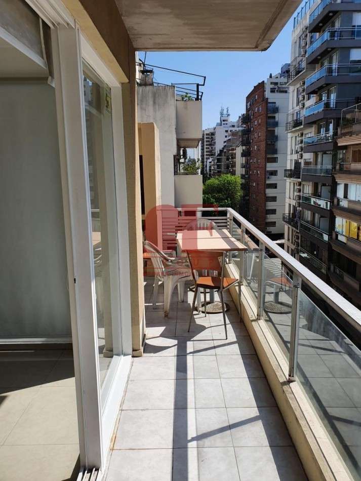 Dos ambientes y medio  con  balcon aterrazado con parrilla propia