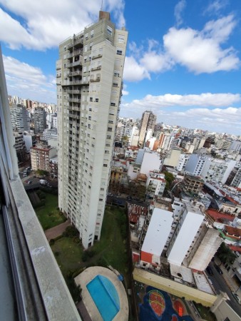 Espectacular y Amplio 4 Ambientes en Piso Super Alto! abastoDepartamento