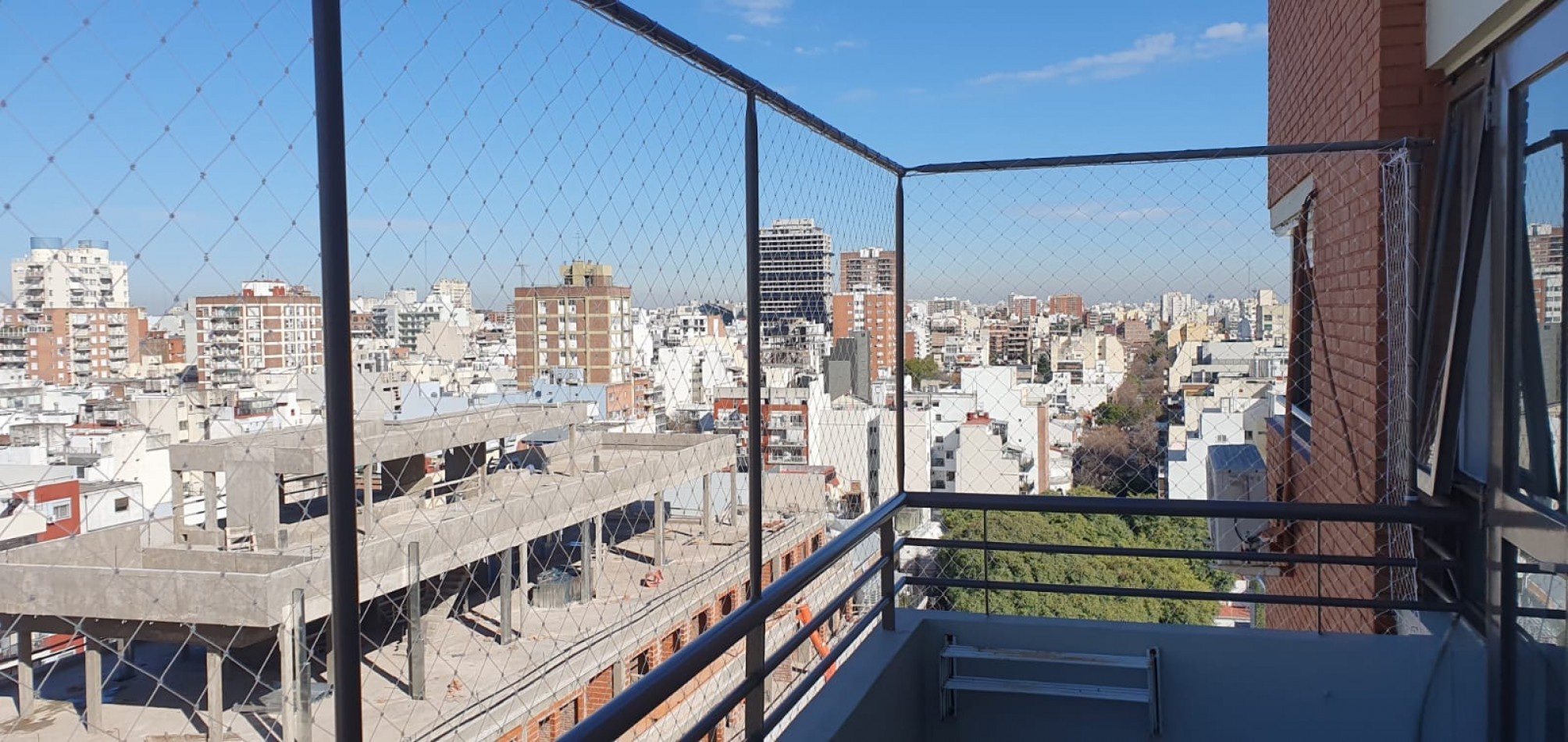 Semipiso  en Duplex con Terraza y Parrilla propia - Dos Dormitorios cochera y baulera