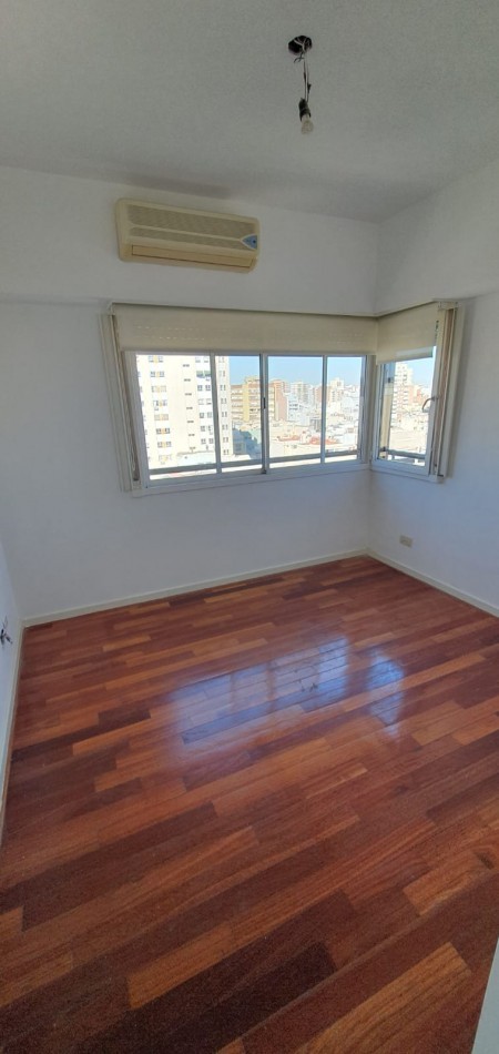 Semipiso  en Duplex con Terraza y Parrilla propia - Dos Dormitorios cochera y baulera