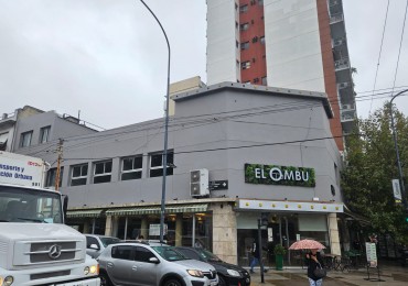 Importante salon en esquina, primer piso Multiuso / SIN EXPENSAS!!!