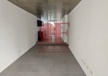 Hermoso 2 ambientes a estrenar con toilette de recepcion y dormitorio en suite . 60 metros totales